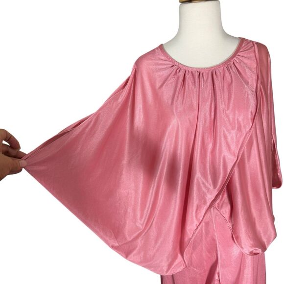 Vintage Queens Way Shiny Silky Pretty In Pink Nylon Pajama Set Batwing Wrap Top - Picture 4 of 9
